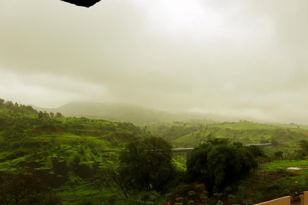Manas Resort With Petting Zoo, Igatpuri Zewnętrze zdjęcie