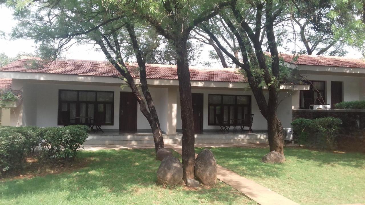 Manas Resort With Petting Zoo, Igatpuri Zewnętrze zdjęcie